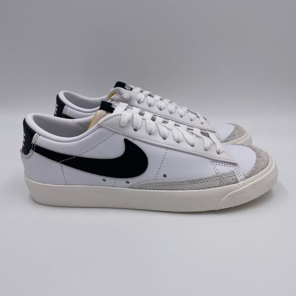 Nike Blazer Low ' 77 White / Black Womens Shoes